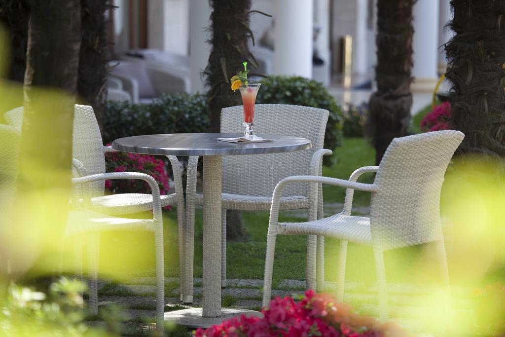 Grand Hotel Trieste & Victoria Abano Terme Zewnętrze zdjęcie Hotel's garden