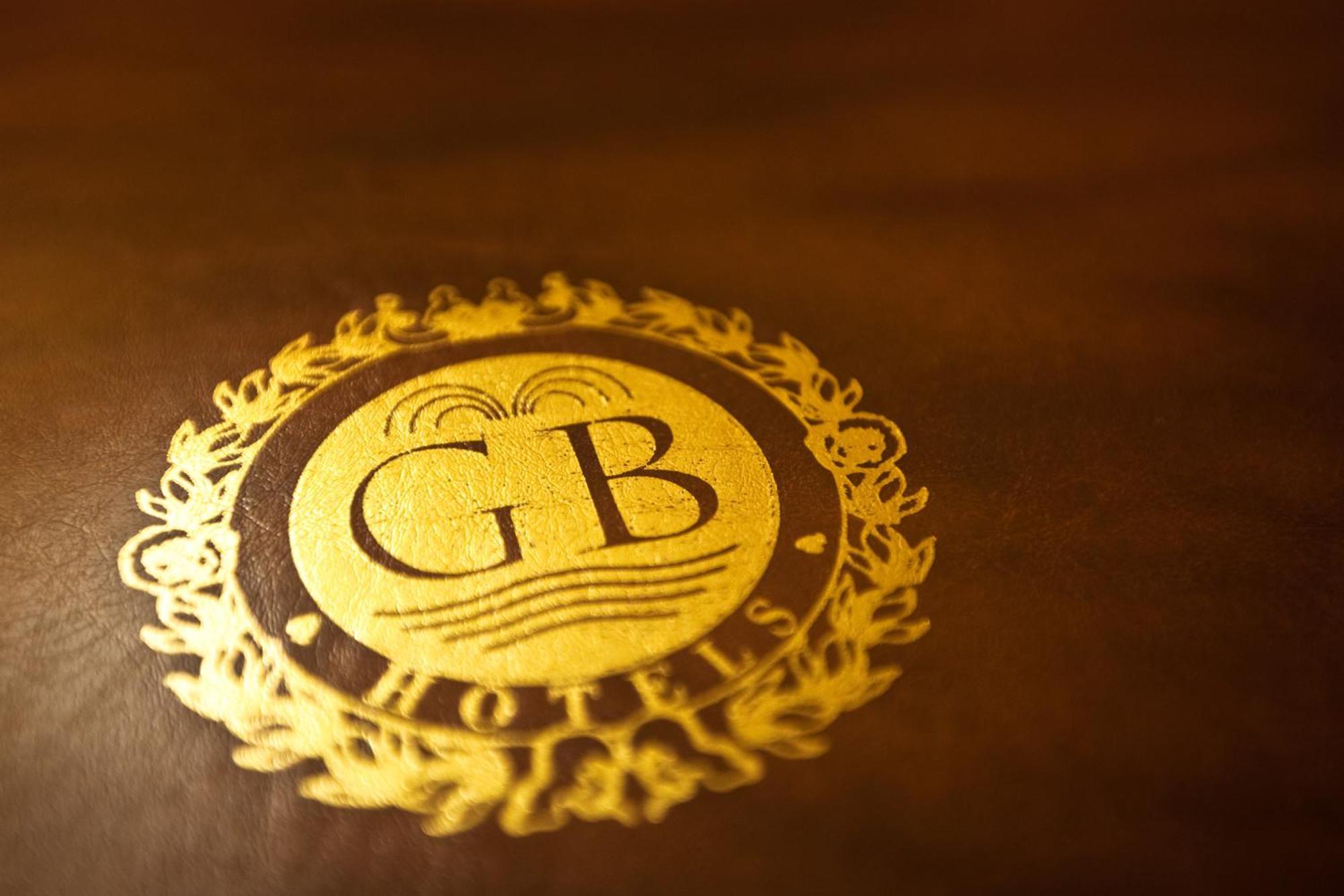 Grand Hotel Trieste & Victoria Abano Terme Zewnętrze zdjęcie Gold-embossed monogram