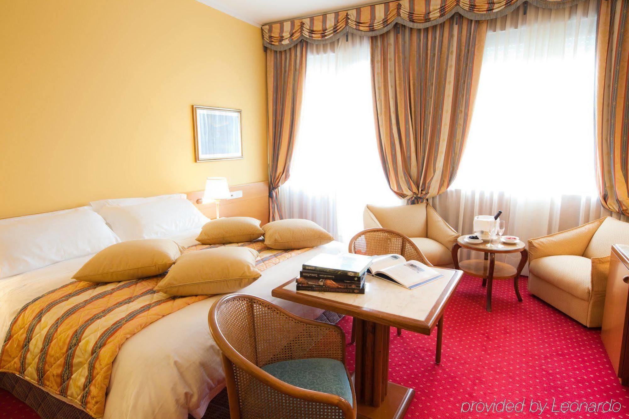 Grand Hotel Trieste & Victoria Abano Terme Zewnętrze zdjęcie A room at the hotel