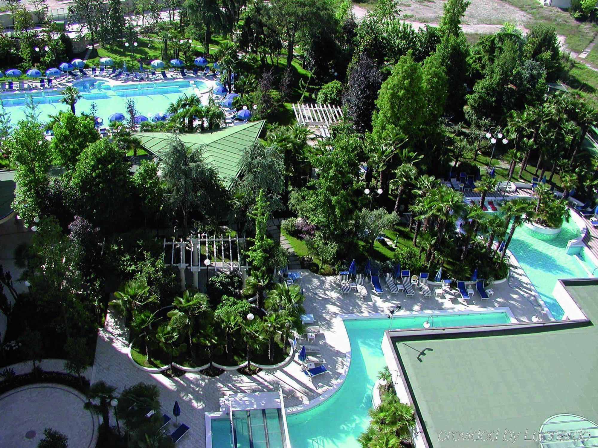 Grand Hotel Trieste & Victoria Abano Terme Udogodnienia zdjęcie Aerial view of the hotel